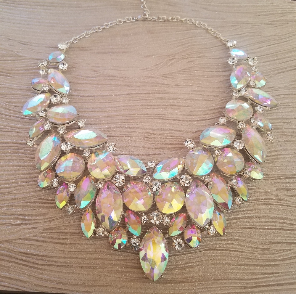 Chunky Iridescent Necklace .